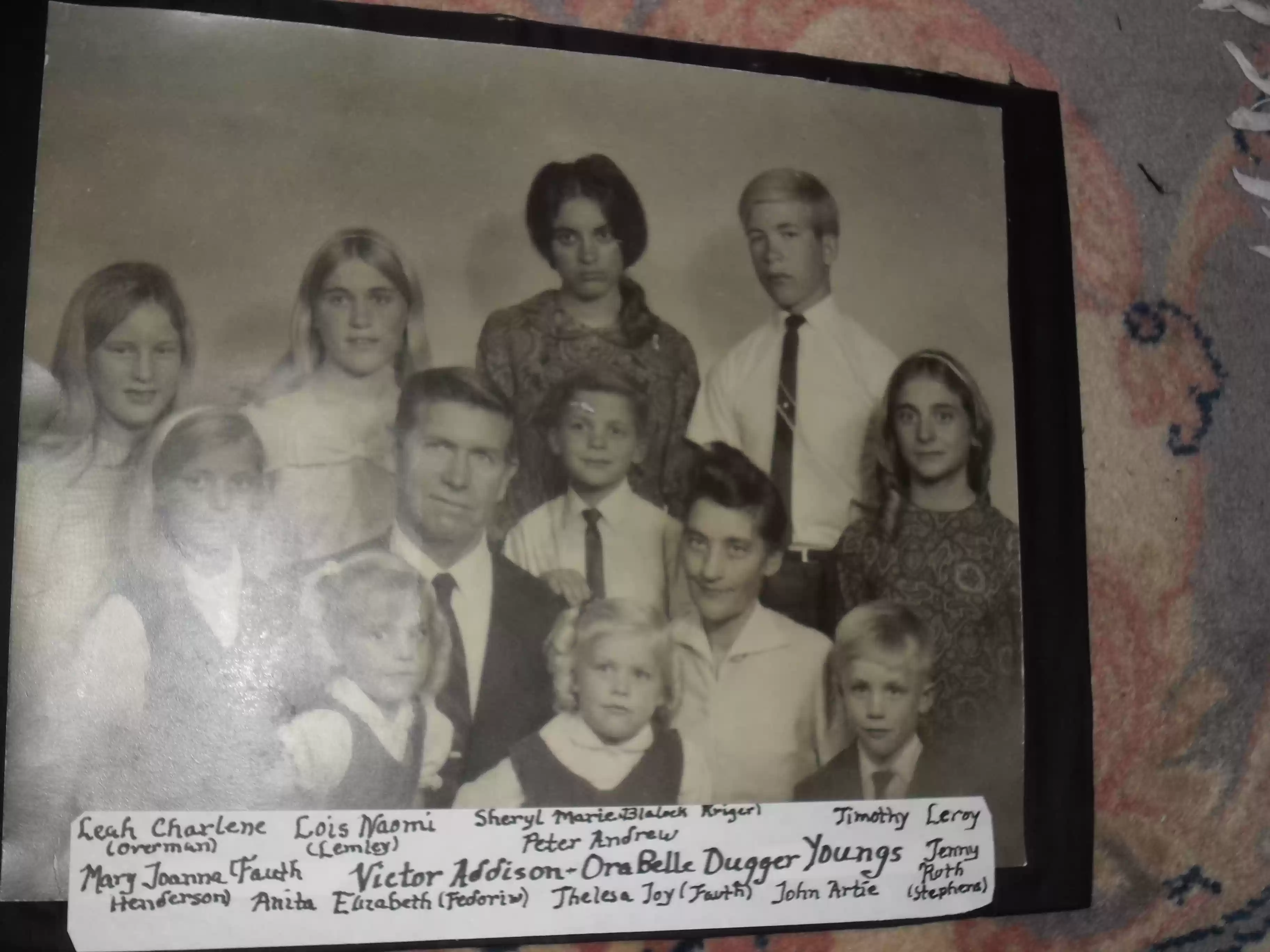 SAM_0506-Lois' parents (Victor Addison and Orabelle Dugger Youngs) and siblings. Front row-Anita, Thelesa (Lesa), John. Middle row - Joanna, Victor